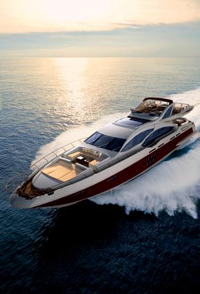 Azimut Grande 100 يخت ديناميكي يحضن المالك، ضيوفه والطاقم